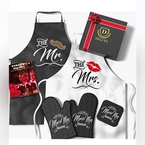 Deluxy Mr. and Mrs. Apron Set Oven Mitts Pot Holder Recipe Book